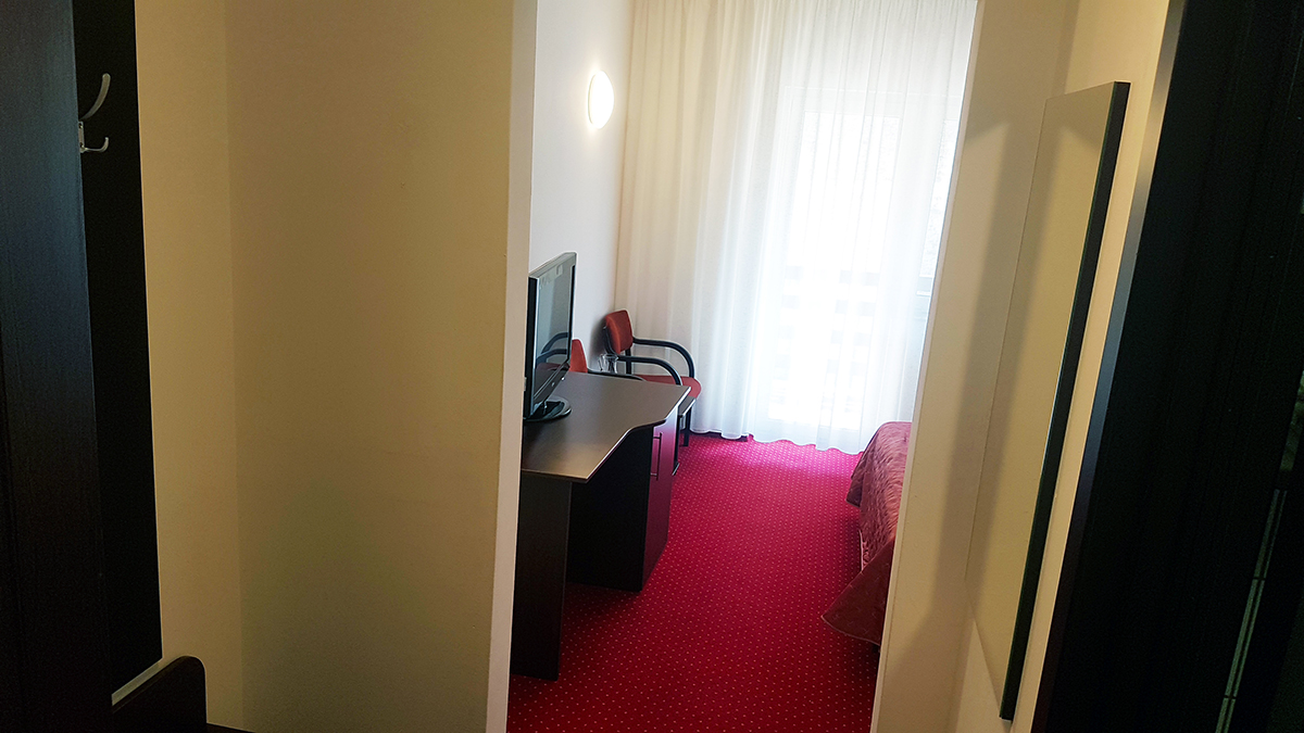 Muntii Bucegi vazuti din zona Vilei Cristal Sinaia